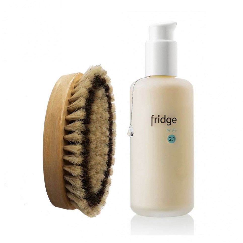 Fridge Le set : la brosse dure et la crème pour le corps à la mélisse